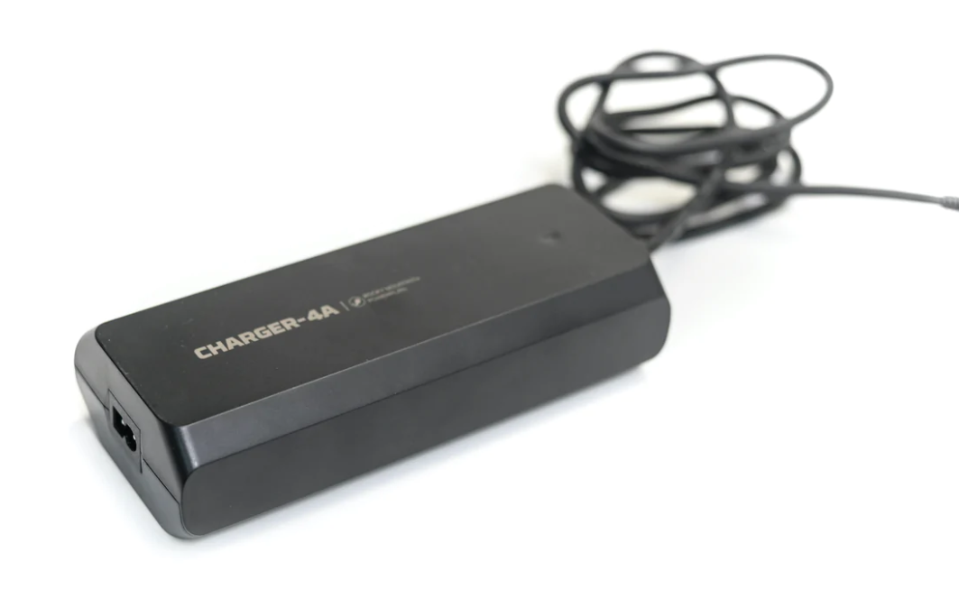 Powerplay Dyname 4 Charger 4A