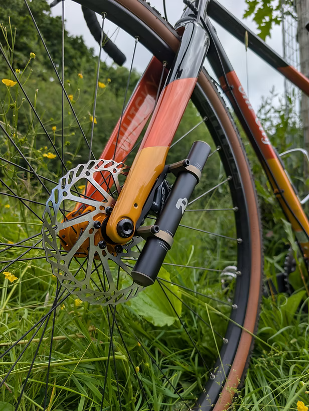 TMD Gravel kiinnitettynä etuhaarukkaan.
